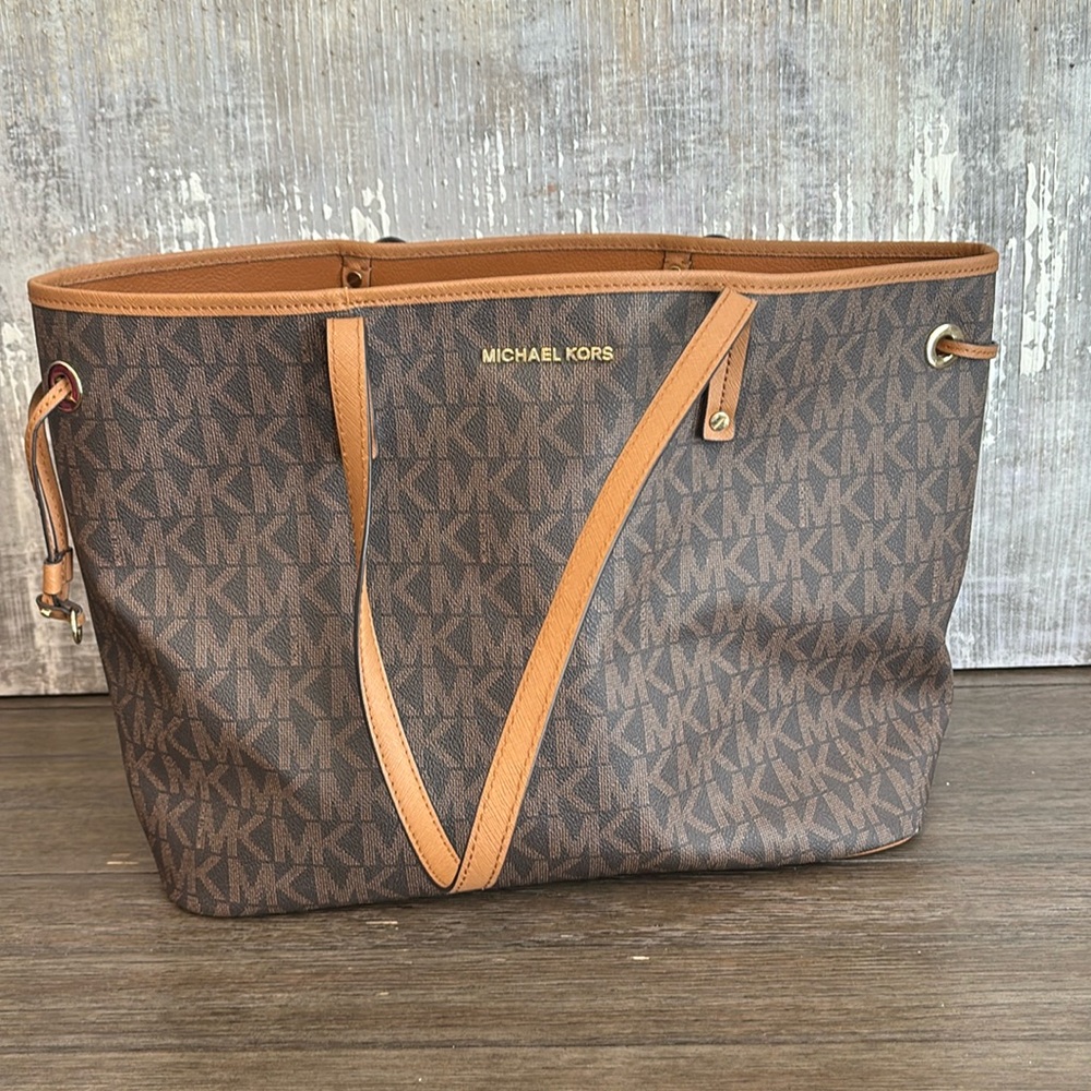 EUC Michael Kors Reversible Tote!!
